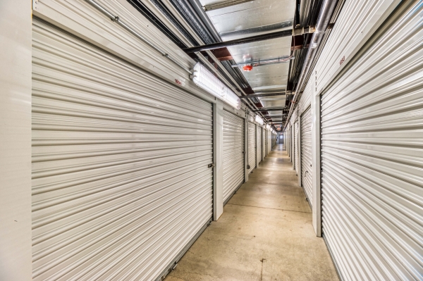 Facility photo: //images.sparefoot.com/medium/2021695f6cd14e33185.jpg