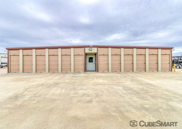 Storage Units at CubeSmart Self Storage - College Station - 17535 Highway 6 - 17535 State Highway 6 S