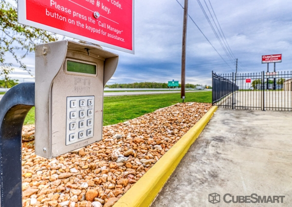 Storage Units at CubeSmart Self Storage - College Station - 17535 Highway 6 - 17535 State Highway 6 S
