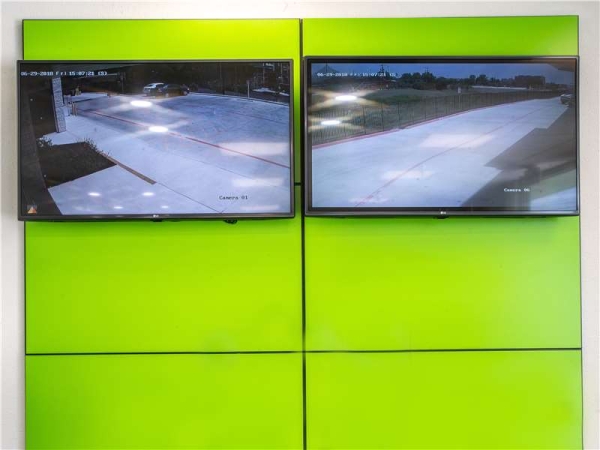 Storage Units at Extra Space Storage - 8691 - San Antonio - Huebner Road - 9738 Huebner Road