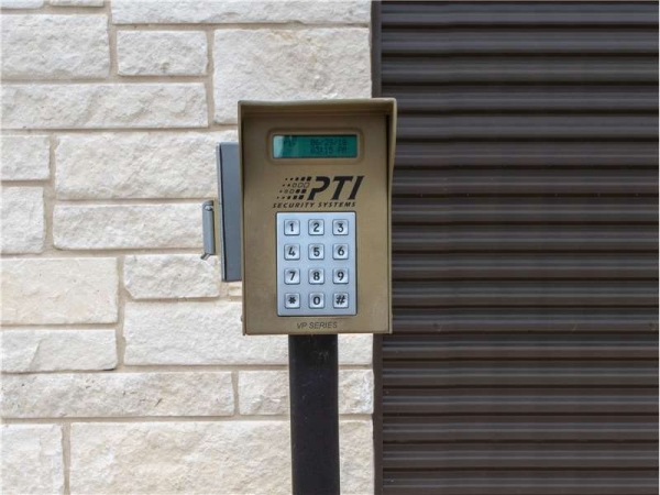 Storage Units at Extra Space Storage - 8691 - San Antonio - Huebner Road - 9738 Huebner Road