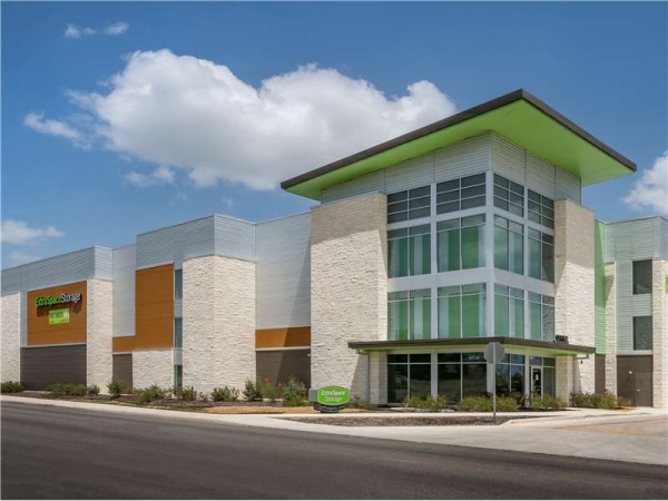 Storage Units at Extra Space Storage - 8691 - San Antonio - Huebner Road - 9738 Huebner Road