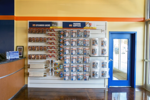 Facility photo: //images.sparefoot.com/medium/202550592f2698dd903.jpg