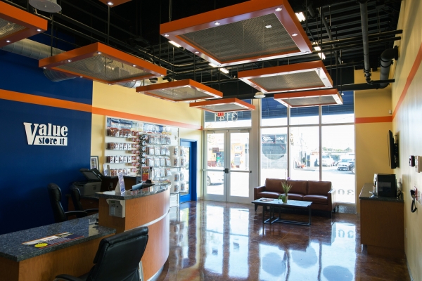 Facility photo: //images.sparefoot.com/medium/202550592f26a271418.jpg