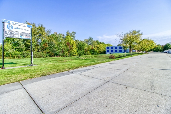 Facility photo: //images.sparefoot.com/medium/2025695fad3416a2e7c.jpg