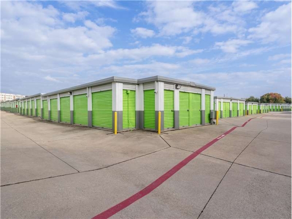 Storage Units at Extra Space Storage - 0473 - Plano - Wagner Way - 6101 Wagner Way