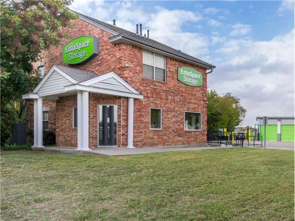 Storage Units at Extra Space Storage - 0473 - Plano - Wagner Way - 6101 Wagner Way