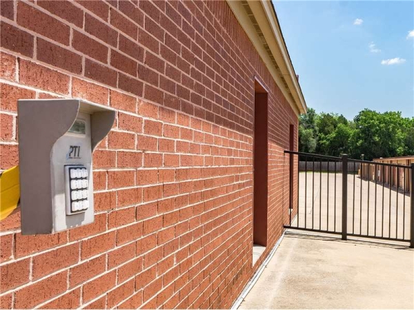 Storage Units at Extra Space Storage - 8711 - Oklahoma City - Classen Blvd - 5700 North Classen Boulevard