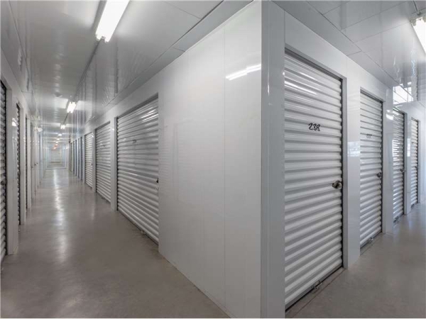 Facility photo: //images.sparefoot.com/medium/20260869943449dd3f8.jpg