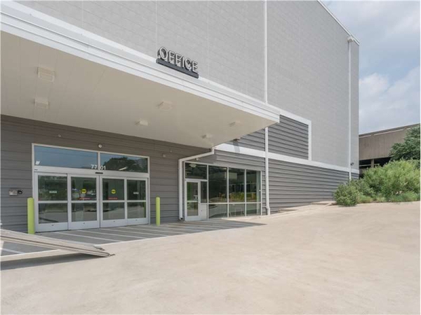 Storage Units at Extra Space Storage - 8773 - Dallas - Banner Dr - 7701 Banner Drive