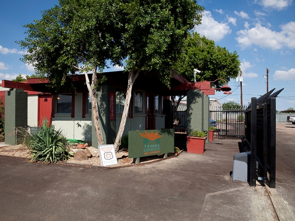 Facility photo: //images.sparefoot.com/medium/2026366916434867db8.jpg