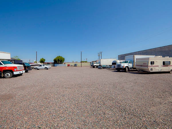 Facility photo: //images.sparefoot.com/medium/202636692de0ff9dc9b.jpg