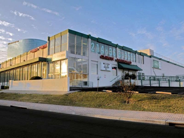 Storage Units at Extra Space Storage - 1307 - Dallas - E NW Hwy - 5701 Northwest Highway