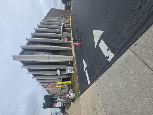 Facility photo: //images.sparefoot.com/medium/20308268cae81871fc8.jpg