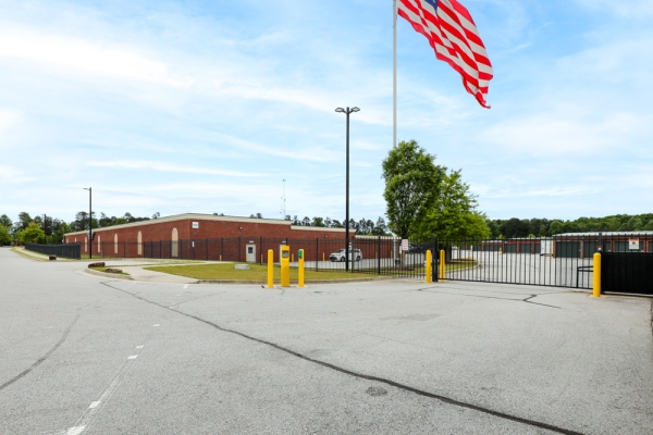 Facility photo: //images.sparefoot.com/medium/2031506a0cbd033d1c0.jpg