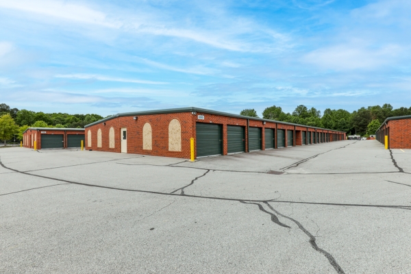Facility photo: //images.sparefoot.com/medium/2031506a0cbd06208eb.jpg