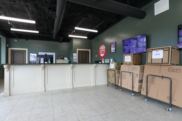 Facility photo: //images.sparefoot.com/medium/2031506a0cbd06e0bab.jpg
