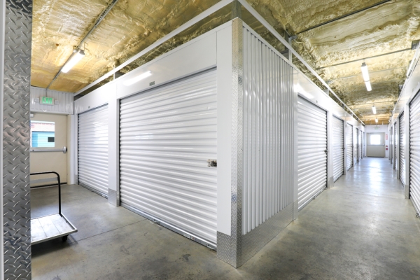 Facility photo: //images.sparefoot.com/medium/2031506a0cbd093769f.jpg
