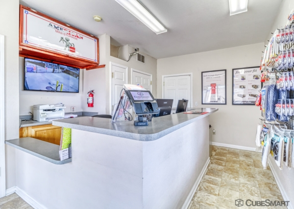 Facility photo: //images.sparefoot.com/medium/203202688c6122889b6.jpg