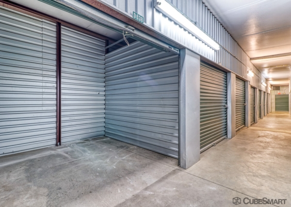 Facility photo: //images.sparefoot.com/medium/203249695f5b9b2250e.jpg