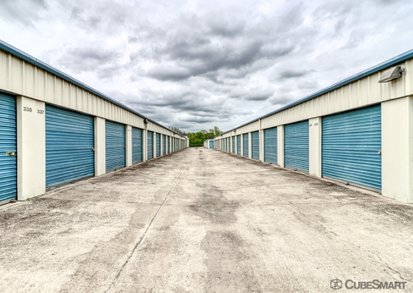 Facility photo: //images.sparefoot.com/medium/203361688352bec1e66.jpg