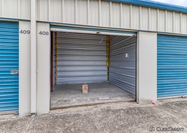 Facility photo: //images.sparefoot.com/medium/203361693aa79995eae.jpg