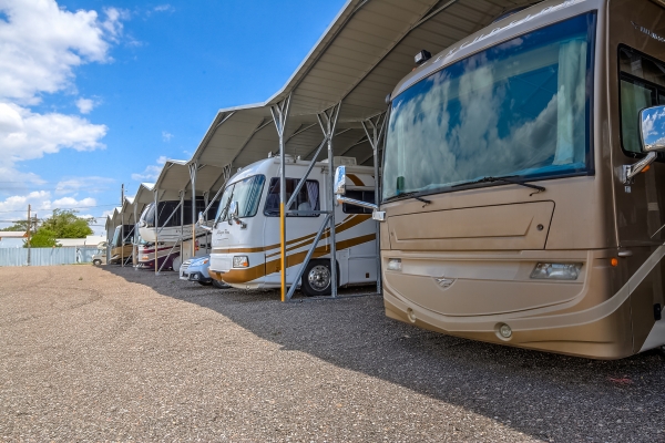 Facility photo: //images.sparefoot.com/medium/20348064d408d0e7c3e.jpg