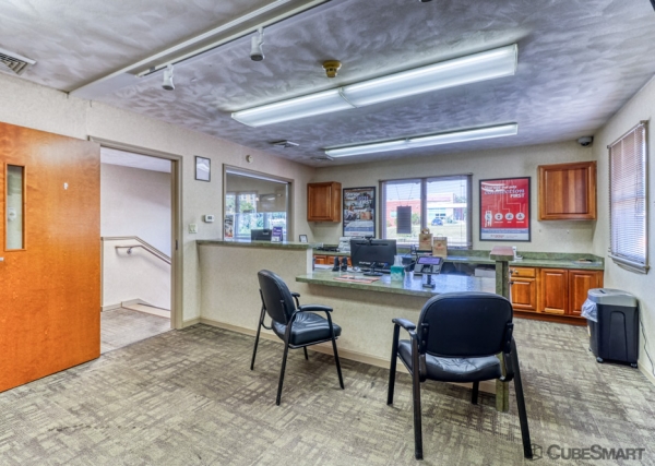 Facility photo: //images.sparefoot.com/medium/203482686f85883b7f6.jpg