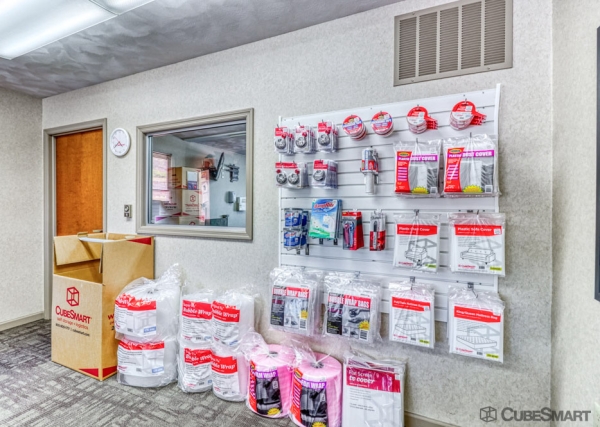Facility photo: //images.sparefoot.com/medium/203482686f85895ca6f.jpg