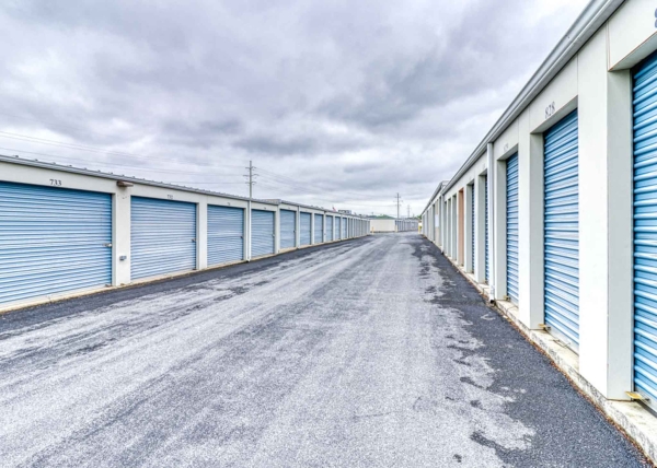 Facility photo: //images.sparefoot.com/medium/20348368834d3abee19.jpg