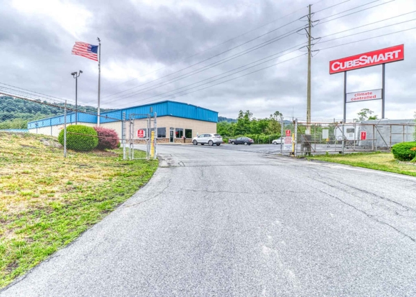 Storage Units at CubeSmart Self Storage - Harrisburg - 4401 N 6th St - 4401 N 6th St