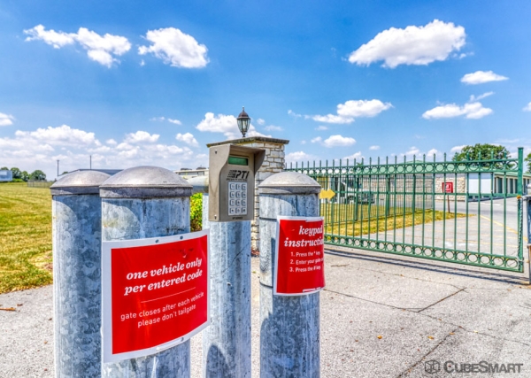 Facility photo: //images.sparefoot.com/medium/203485698af96f3af76.jpg