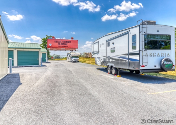 Facility photo: //images.sparefoot.com/medium/203485698c5c030f396.jpg