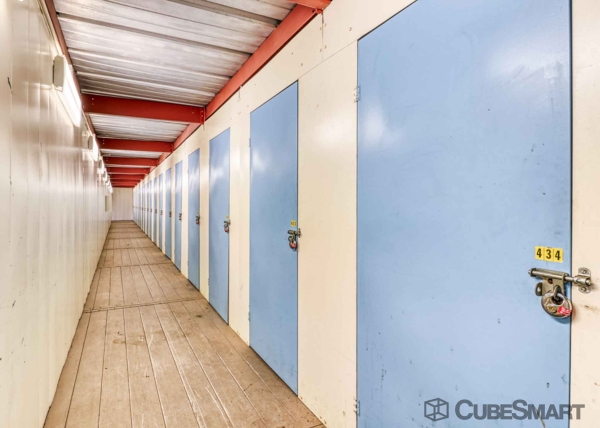 Facility photo: //images.sparefoot.com/medium/2034866903308fd093d.jpg