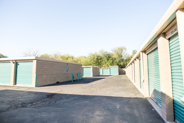Facility photo: //images.sparefoot.com/medium/20353861855e6025bab.jpg