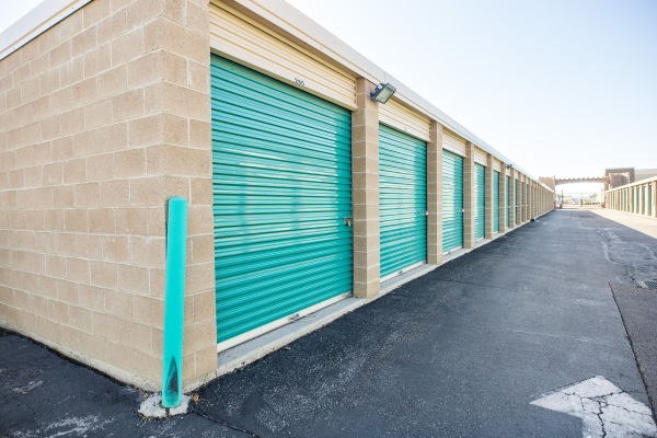 Facility photo: //images.sparefoot.com/medium/20353861855e66bb002.jpg