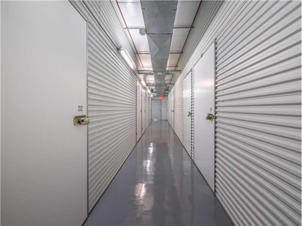 Facility photo: //images.sparefoot.com/medium/203559699432d2c896b.jpg