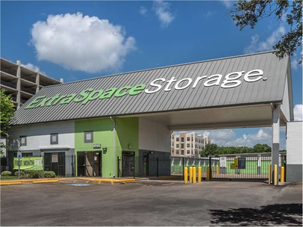 Storage Units at Extra Space Storage - 0466 - Houston - South Main - 8600 Main Street
