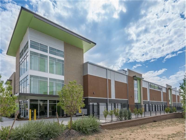 Facility photo: //images.sparefoot.com/medium/203570699434e47d2da.jpg