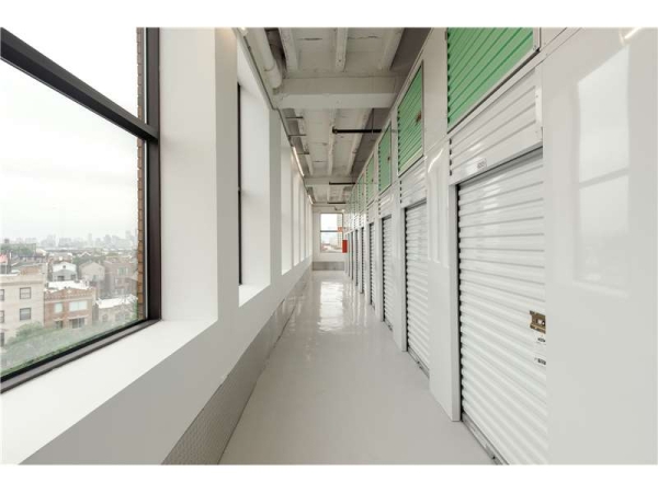 Storage Units at Extra Space Storage - 8851 - Chicago - N Milwaukee - 1300 North Ashland Avenue