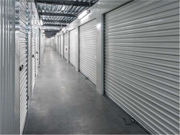 Facility photo: //images.sparefoot.com/medium/2035736994347bc5b68.jpg