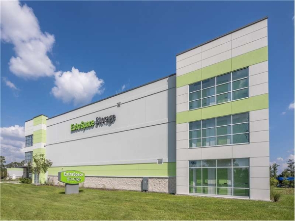 Facility photo: //images.sparefoot.com/medium/2035736994347c9ff81.jpg