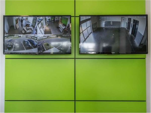 Facility photo: //images.sparefoot.com/medium/2035736994347d831ee.jpg