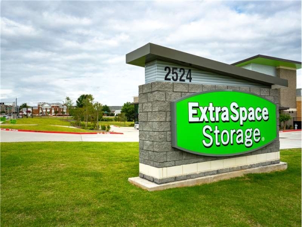 Storage Units at Extra Space Storage - 8694 - Carrollton - Hebron Pkwy - 2524 East Hebron Parkway