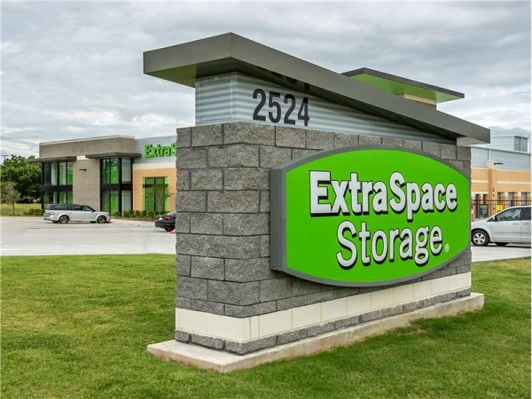 Storage Units at Extra Space Storage - 8694 - Carrollton - Hebron Pkwy - 2524 East Hebron Parkway