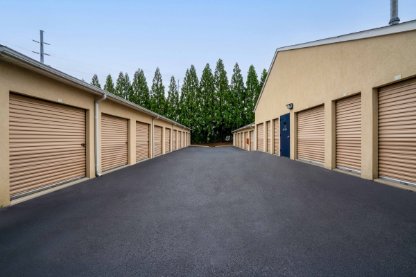 Facility photo: //images.sparefoot.com/medium/20373166a26166703bf.jpg