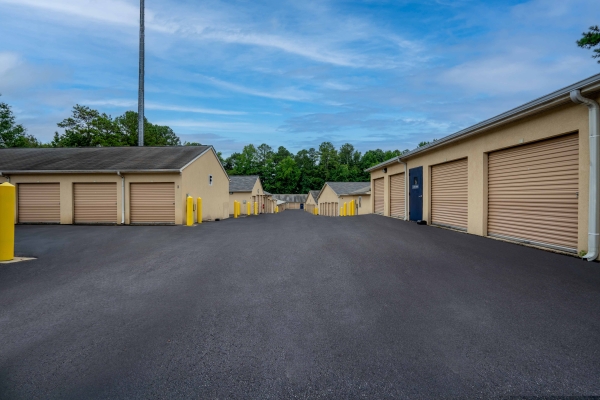 Facility photo: //images.sparefoot.com/medium/20373166a2616b1f4f5.jpg