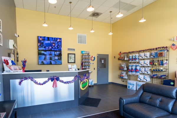 Facility photo: //images.sparefoot.com/medium/2039406865ad4c884c5.jpg
