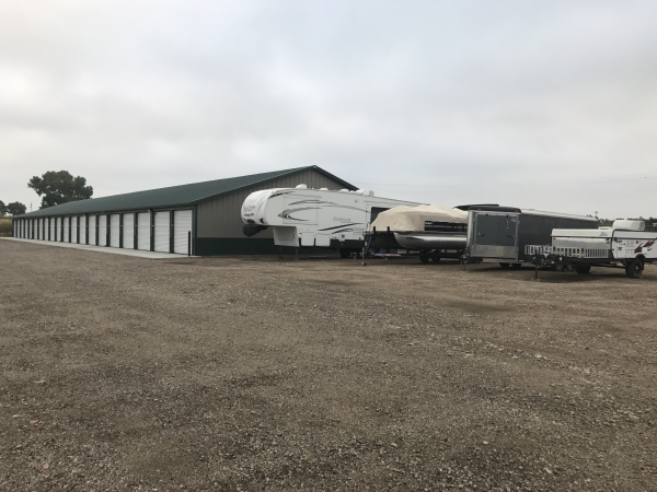 Facility photo: //images.sparefoot.com/medium/20398659e417b5d745a.jpg
