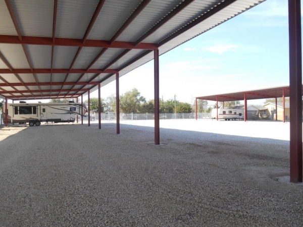 Facility photo: //images.sparefoot.com/medium/2039915d82260caec54.jpg